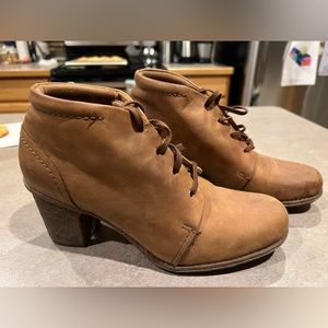 Clarks booties. Size 10, tan/caramel.